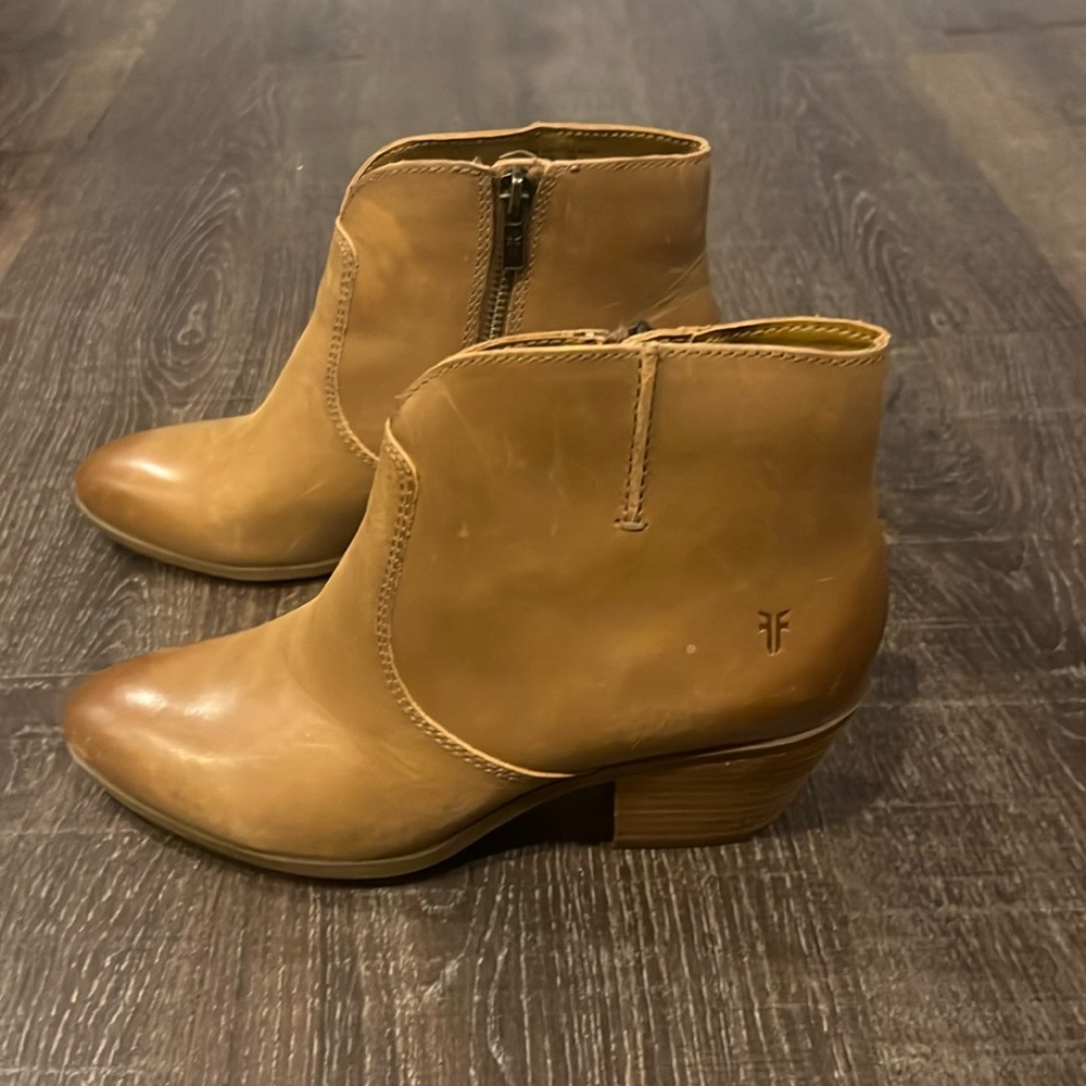 Frye Jennifer Leather Ankle Booties Brown Cognac Women’s Size 7 MSRP $240